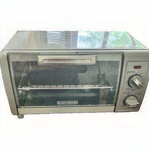 BLACK+DECKER TO1700SG 4 Slice Toaster Oven Bake Broil Toast Tested Works